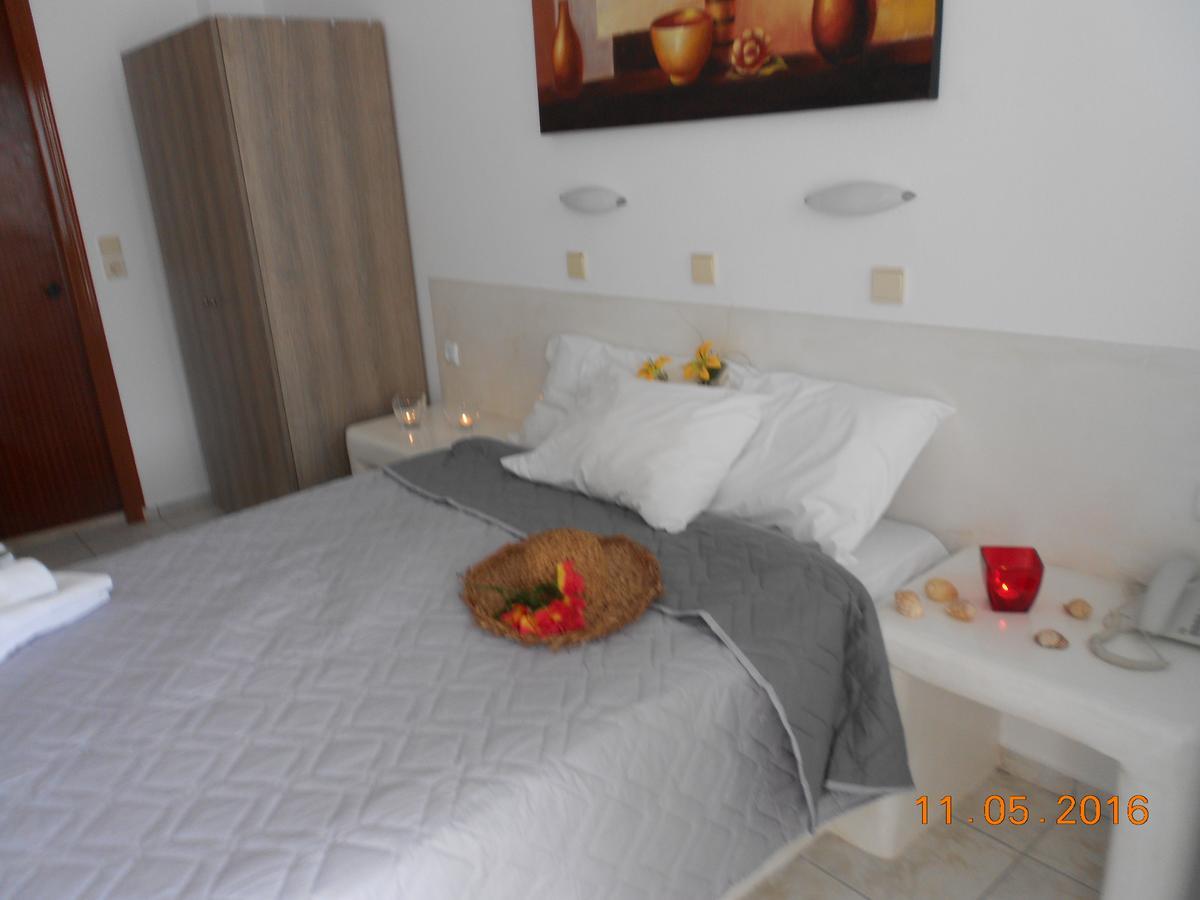 מונוליתוס Rooms To Let Rena מראה חיצוני תמונה